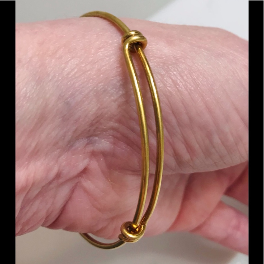 🆕🔥JUICY COUTURE SUPER CUTE GOLD/SILVER BRACELET&ROYAL CROWN SILVER STUDS&JCTAG - Picture 9 of 10